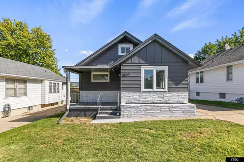 5017 S 37 St, Omaha, NE 68107