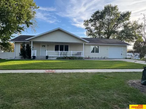 425 Lincoln St, Lyons, NE 68038 photo 2