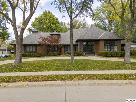13426 Seward St, Omaha, NE 68154