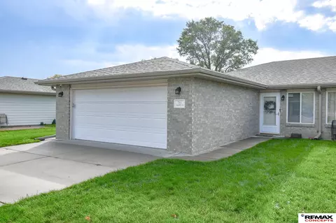 741 Folsom Ln, Lincoln, NE 68522