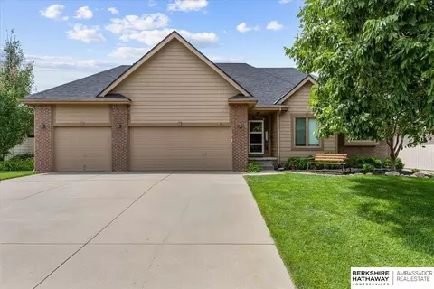 8102 N 164th St, Bennington, NE 68007