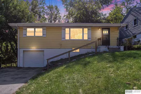 5647 Ruggles St, Omaha, NE 68104
