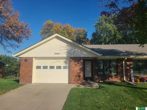 3000 S 51st Street Ct #9, Lincoln, NE 68506