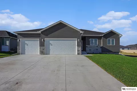 7620 Augustine Ave, Lincoln, NE 68516