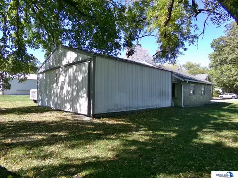 Exterior - 559 W Mary St, Beatrice, NE 68310 photo 6 of 6