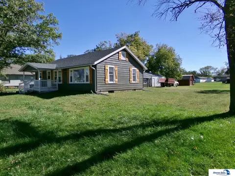 Exterior - 559 W Mary St, Beatrice, NE 68310 photo 5 of 6