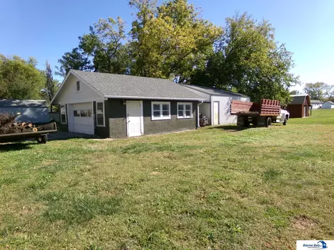 Exterior - 559 W Mary St, Beatrice, NE 68310 photo 2 of 6