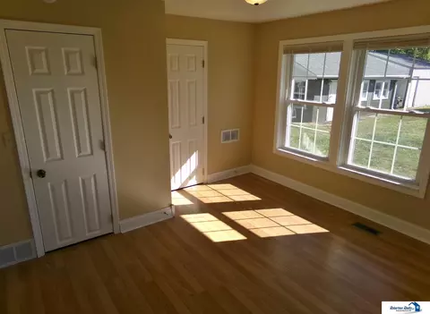 Bedroom - 559 W Mary St, Beatrice, NE 68310 photo 2 of 6