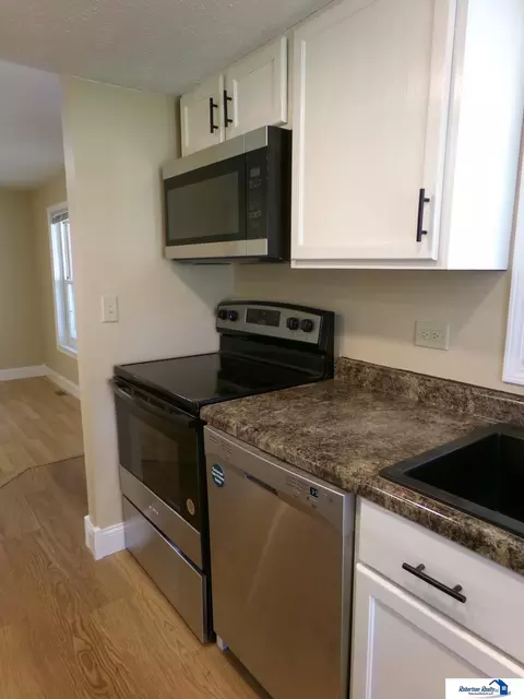 Kitchen - 559 W Mary St, Beatrice, NE 68310 photo 9 of 12