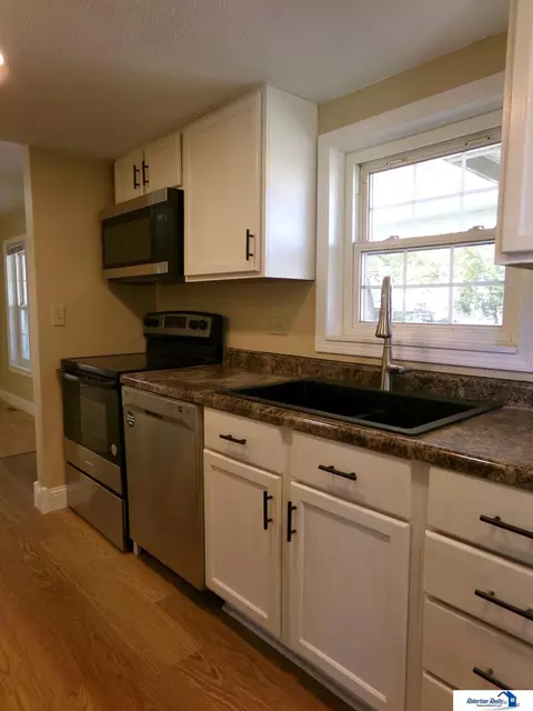 Kitchen - 559 W Mary St, Beatrice, NE 68310 photo 8 of 12