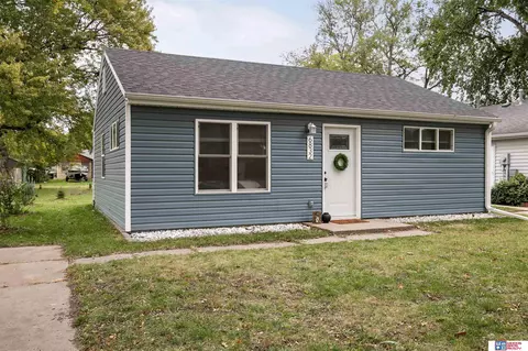 6832 Logan Ave, Lincoln, NE 68507
