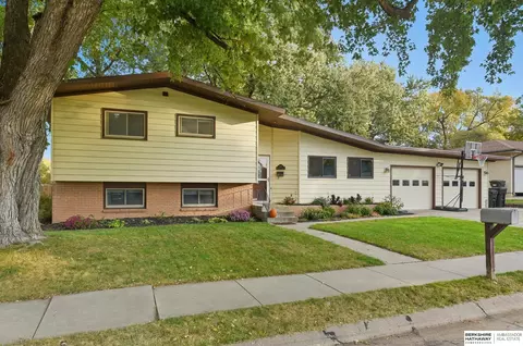 810 W 11th St, Wahoo, NE 68066