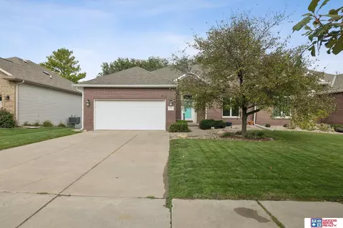 1620 Old Farm Rd, Lincoln, NE 68512