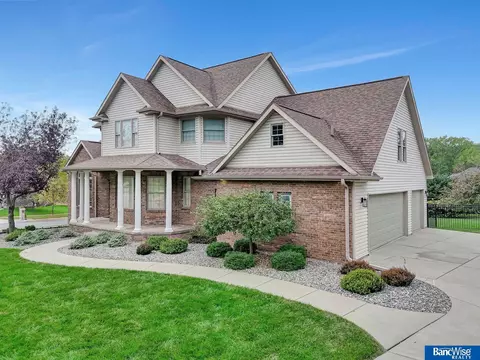 5441 S 88th St, Lincoln, NE 68526