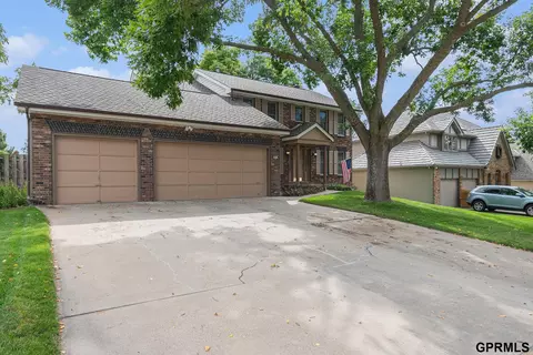 10311 Y St, Omaha, NE 68127