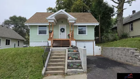 4277 Binney St, Omaha, NE 68111