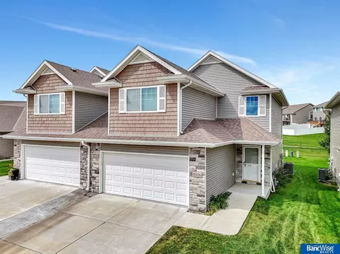 8976 Buckshot Rd, Lincoln, NE 68507