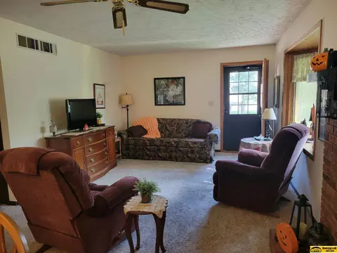1200 Oak St, Beatrice, NE 68310 photo 2