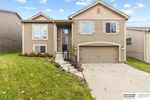 14608 Sunrise St, Bennington, NE 68007