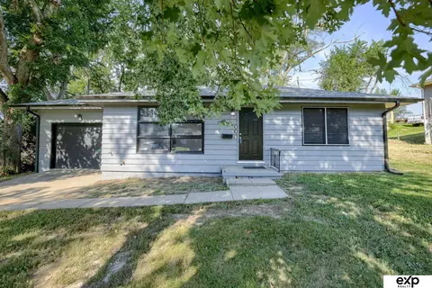 4408 N 56 St, Omaha, NE 68104