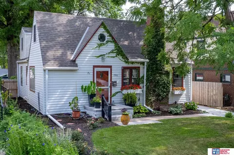 1916 Pawnee St, Lincoln, NE 68502