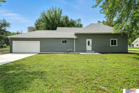 122 N Burlington Ave, Exeter, NE 68351