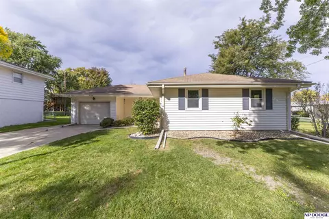 8106 Ralston Ave, Omaha, NE 68127