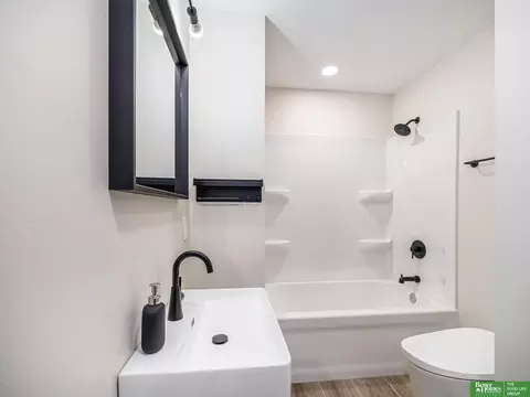 Bath - 9612 Maple St, Omaha, NE 68134 photo 5 of 7