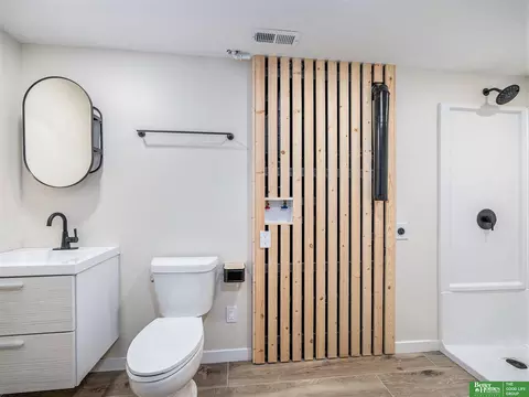 Bath - 9612 Maple St, Omaha, NE 68134 photo 6 of 7