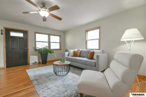 5445 Francis St, Lincoln, NE 68504
