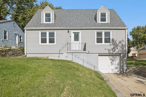 8000 Park Dr, Omaha, NE 68127