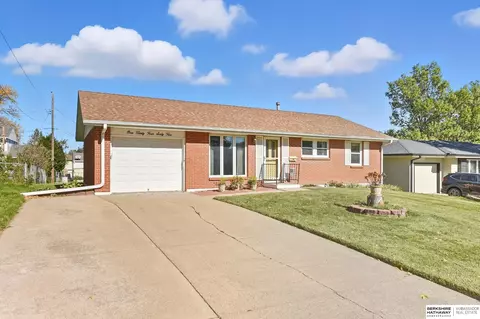 13462 Frederick St, Omaha, NE 68144