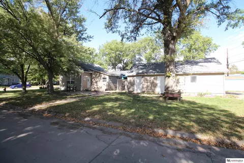 140 W 21st St, Crete, NE 68333