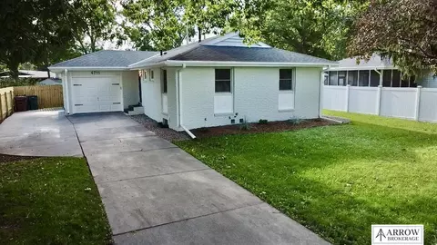 4711 S 45 St, Lincoln, NE 68516