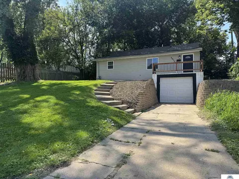 5010 N 38 St, Omaha, NE 68111