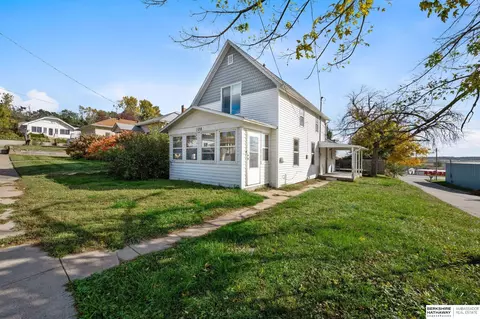 128 N 9th St, Missouri Valley, IA 51555