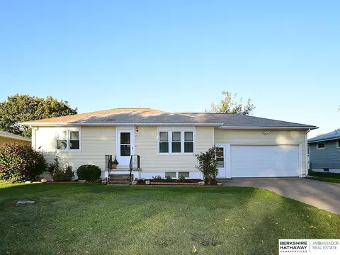 415 N Downing St, Fremont, NE 68025
