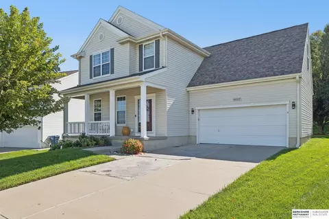 16517 Loop St, Omaha, NE 68136