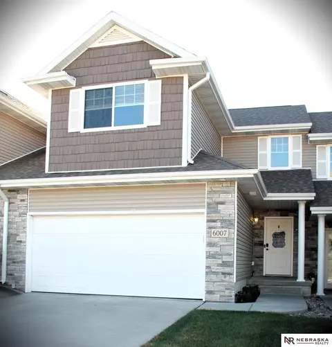 6007 Laroche Rd, Lincoln, NE 68526