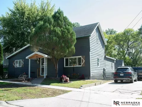 304 E 8th St, Madison, NE 68748
