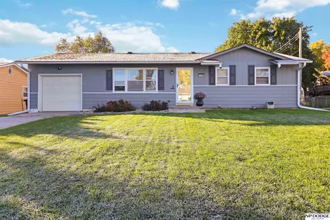 11045 Harney St, Omaha, NE 68154