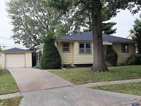 5326 N St, Lincoln, NE 68510