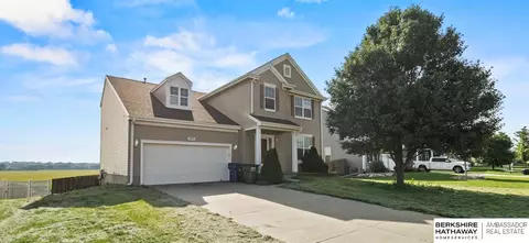 8389 S 64th St, Omaha, NE 68157
