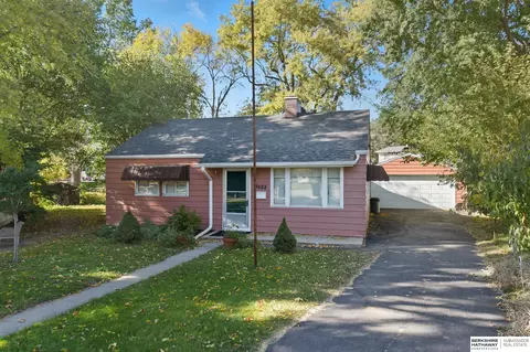 6658 Decatur St, Omaha, NE 68104