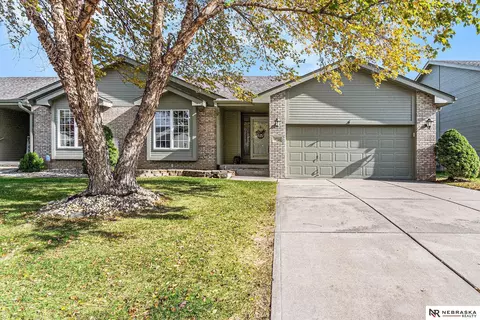 5721 N 167th Cir, Omaha, NE 68116