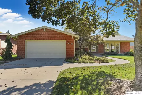 1629 S 136th St, Omaha, NE 68144