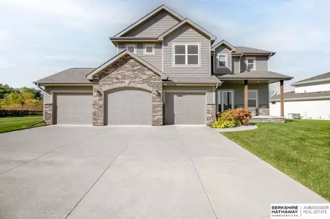 10204 S 103rd St, Papillion, NE 68046