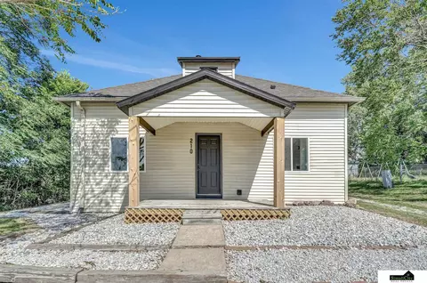 210 E 2nd St, Hickman, NE 68372