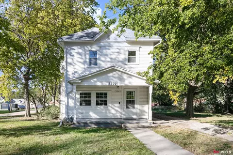 5202 Greenwood St, Lincoln, NE 68504