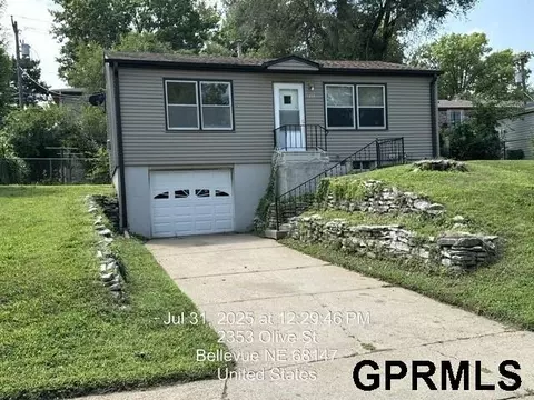 2353 Olive St, Bellevue, NE 68147